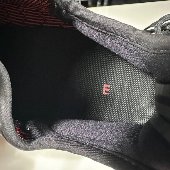 Adidas Yeezy 350 BY9612 Core Black Red Size US 9 Pre Owned - Picture 4 of 9